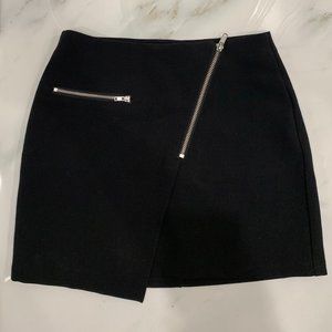 H&M Black Mini Skirt with Zipper Detail (US 2)